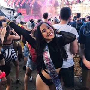 Meet your Posher, Cassandra